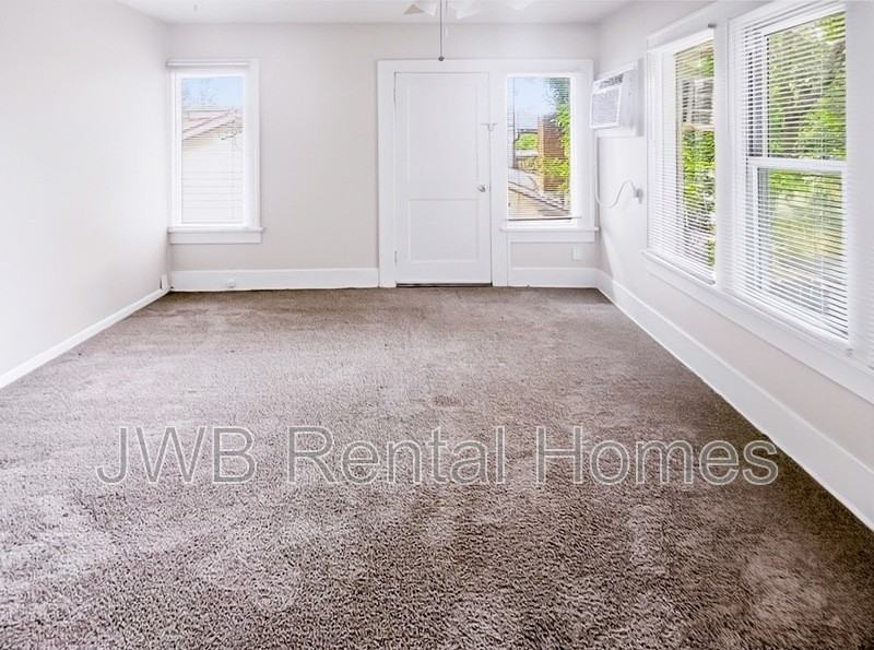 2022 Dellwood Ave #4 - Photo 7 of 23