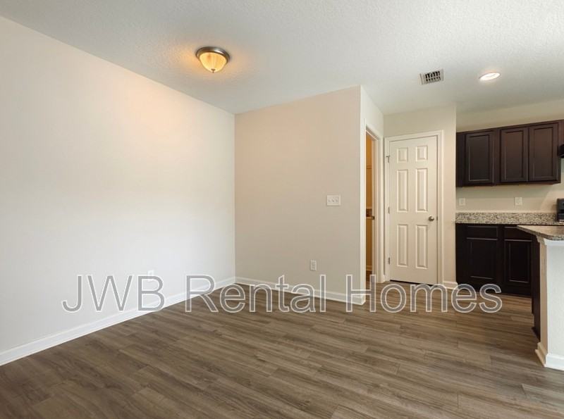1339 Neva St - Photo 4 of 14