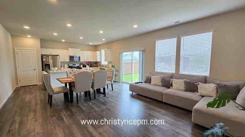 1712 Moran Ave - Photo 3 of 21