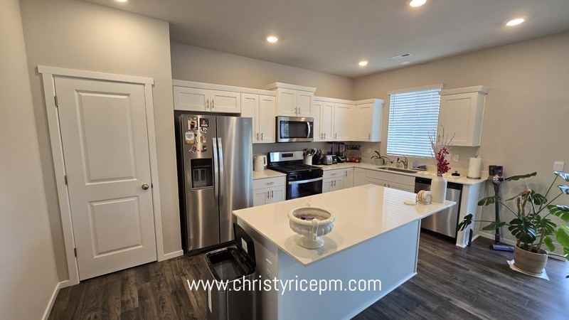 1712 Moran Ave - Photo 5 of 21