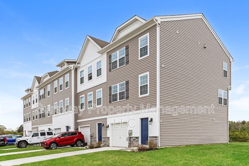 204 Sandy Ridge Rd - Photo 2 of 25