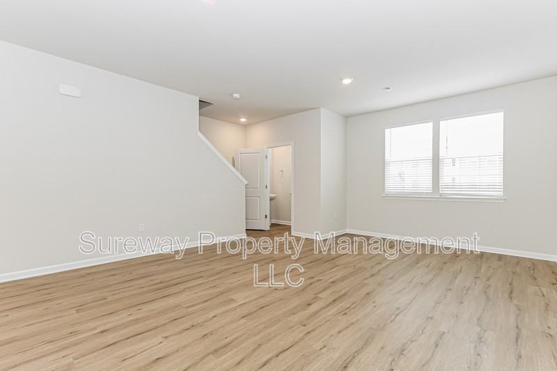 204 Sandy Ridge Rd - Photo 6 of 25