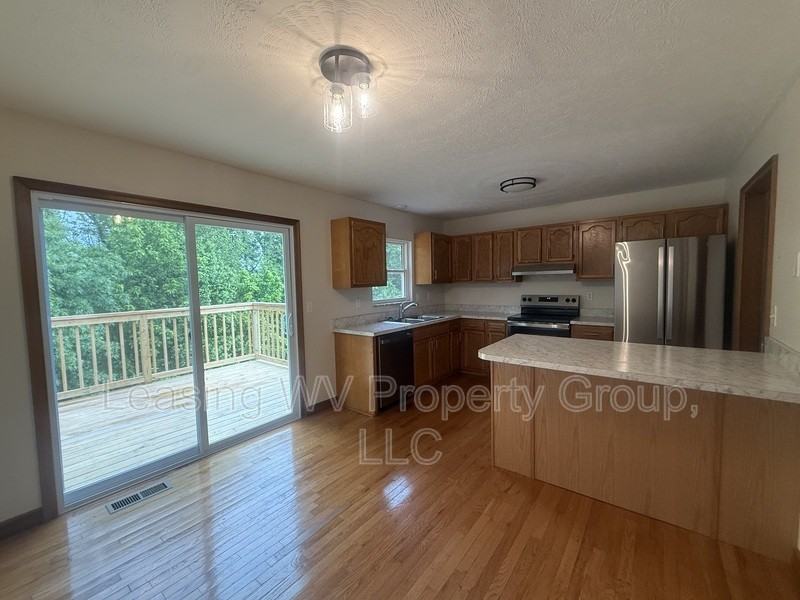 448 Kingswood Dr - Photo 6 of 10