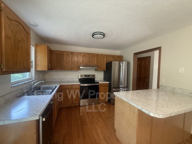 448 Kingswood Dr - Photo 7 of 10