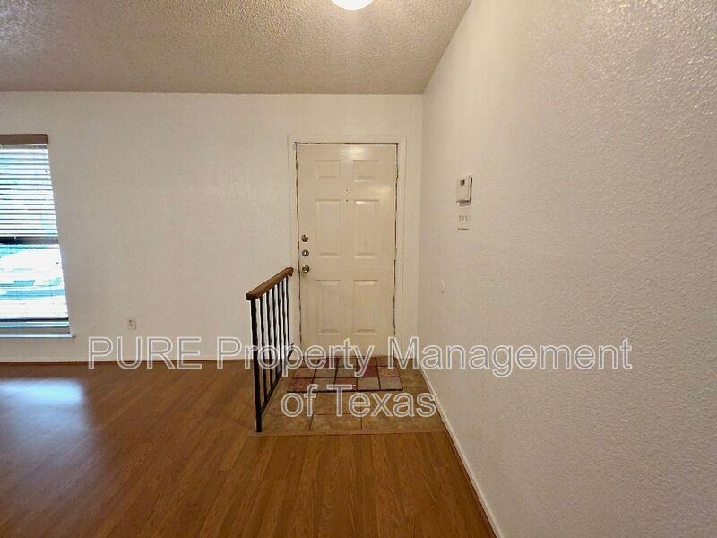 4901 Wing Rd - Photo 2 of 29