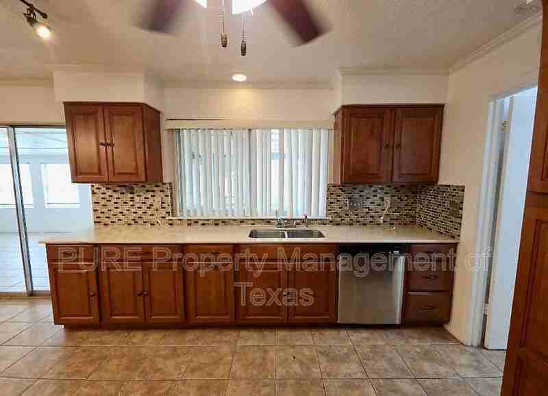 4901 Wing Rd - Photo 6 of 29