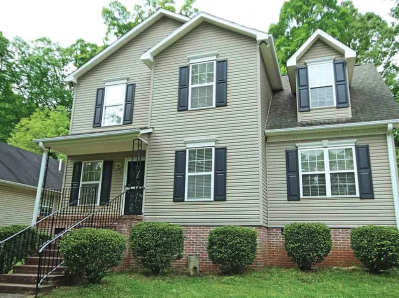 41 E Castle Dr