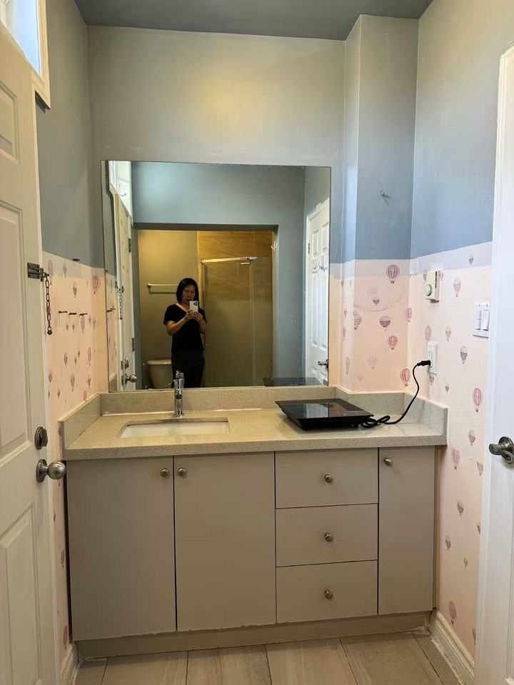 2819 Lake Shore Boulevard West - Photo 3 of 4