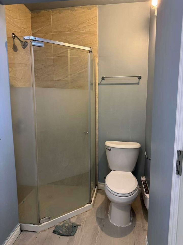 2819 Lake Shore Boulevard West - Photo 4 of 4