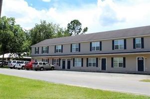 featured image of 4 E Howell Dr