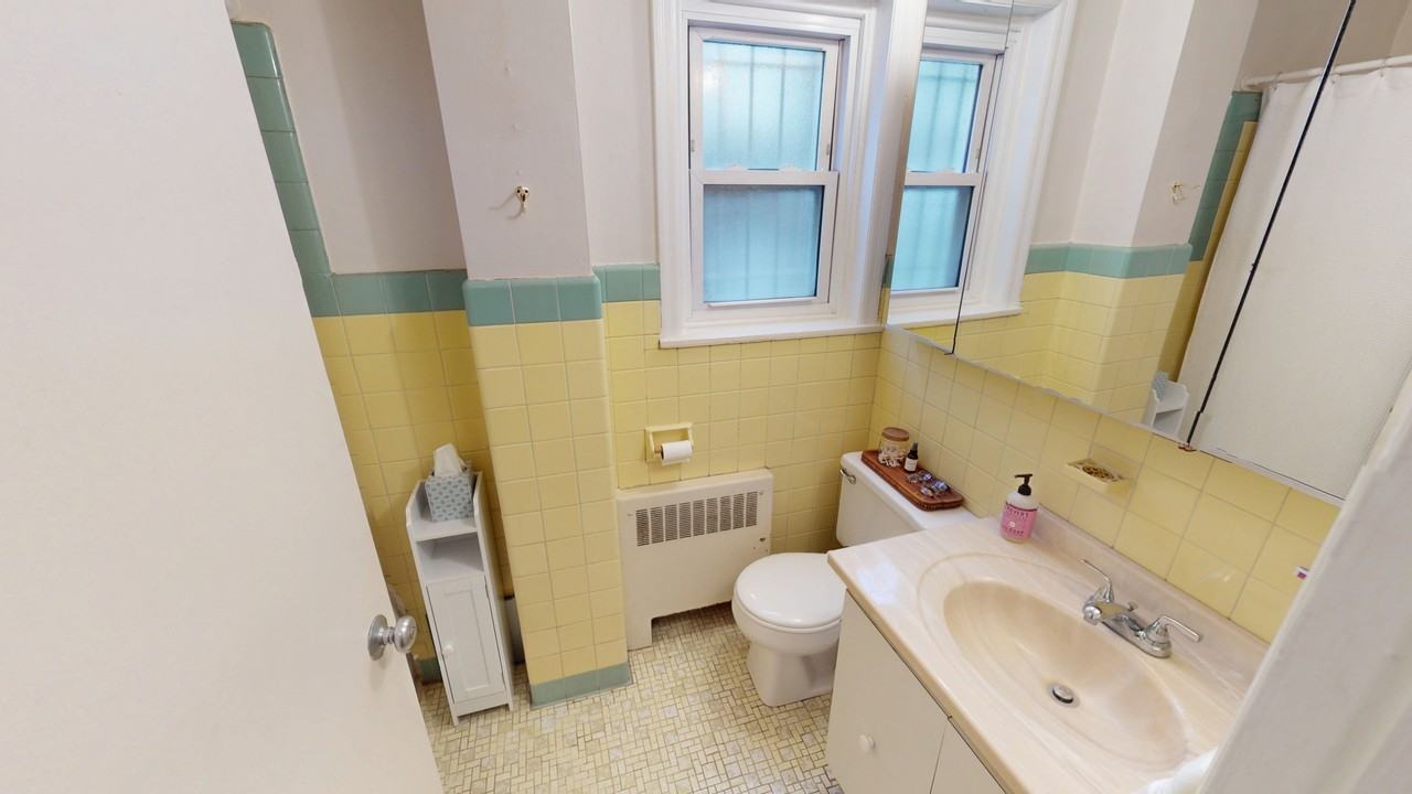 1725 Spruce Street - Photo 7 of 11
