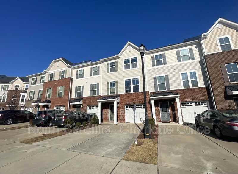 522 Pemberwich Pl - Photo 3 of 20