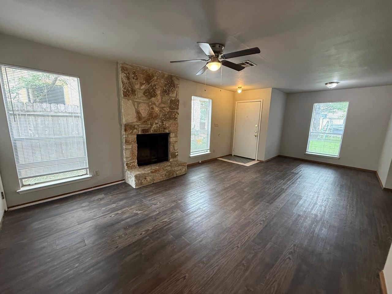 7601 St. Amant - A - Photo 4 of 23