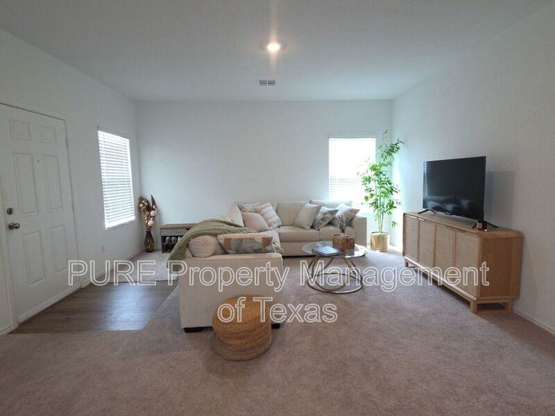 1232 Cattail Ln - Photo 3 of 20