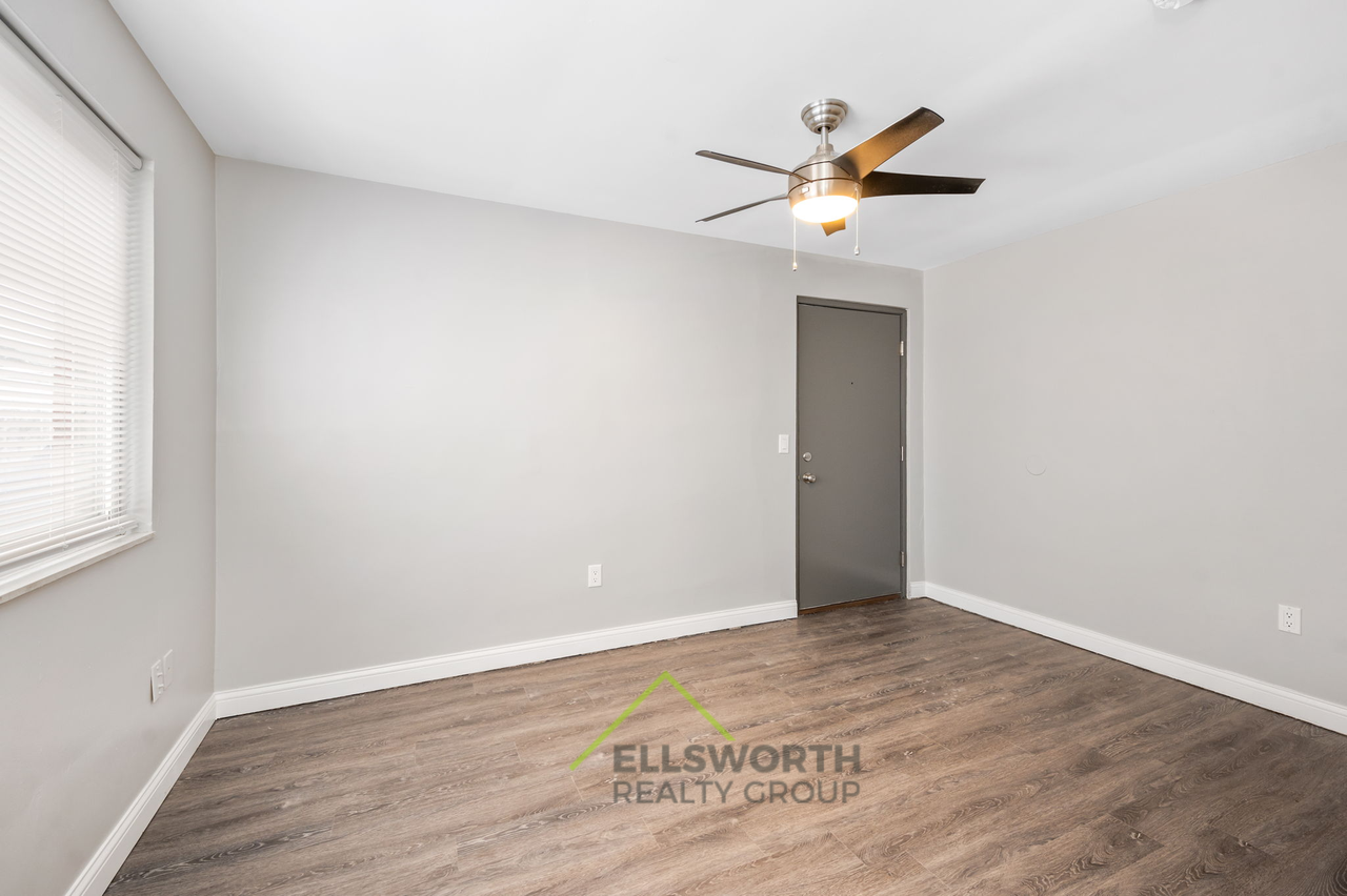 Lawn Ave-2216 - Photo 3 of 10