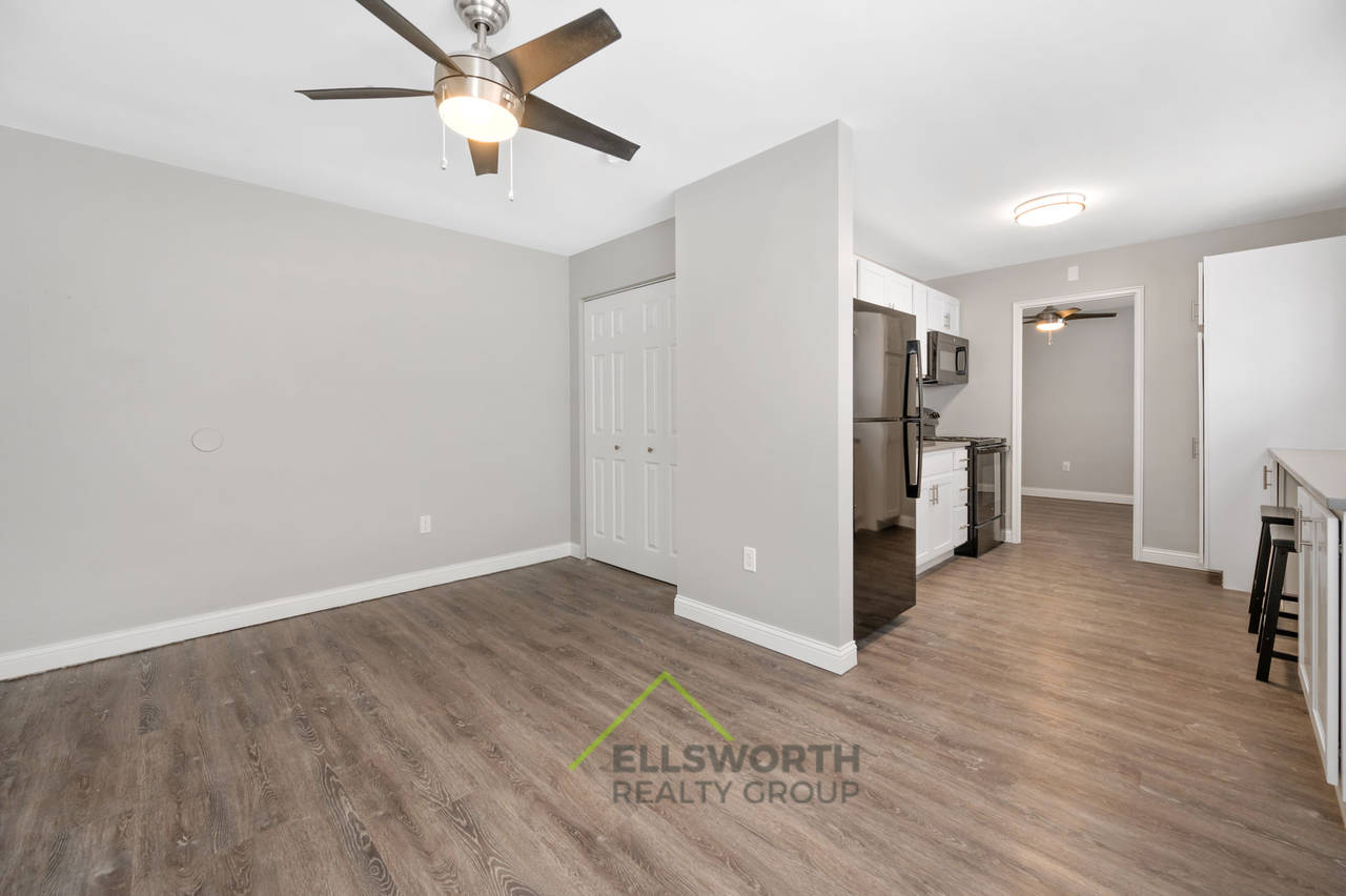 Lawn Ave-2216 - Photo 4 of 10