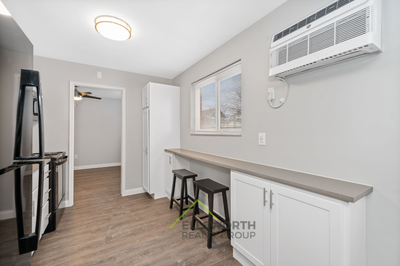 Lawn Ave-2216 - Photo 5 of 10