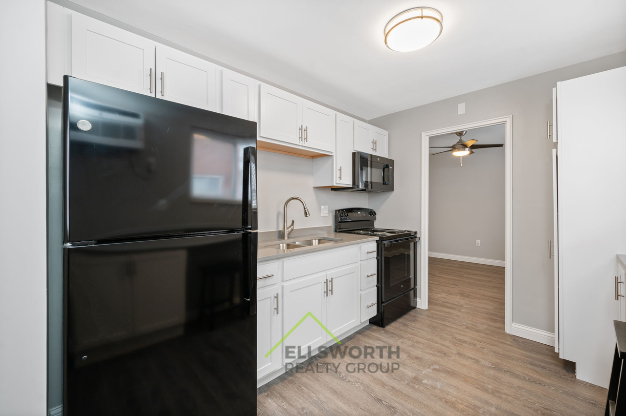 Lawn Ave-2216 - Photo 6 of 10