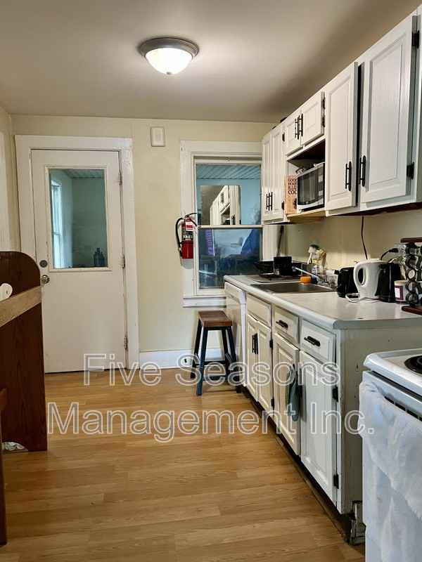 1036 North Ave #1038 - Photo 3 of 22