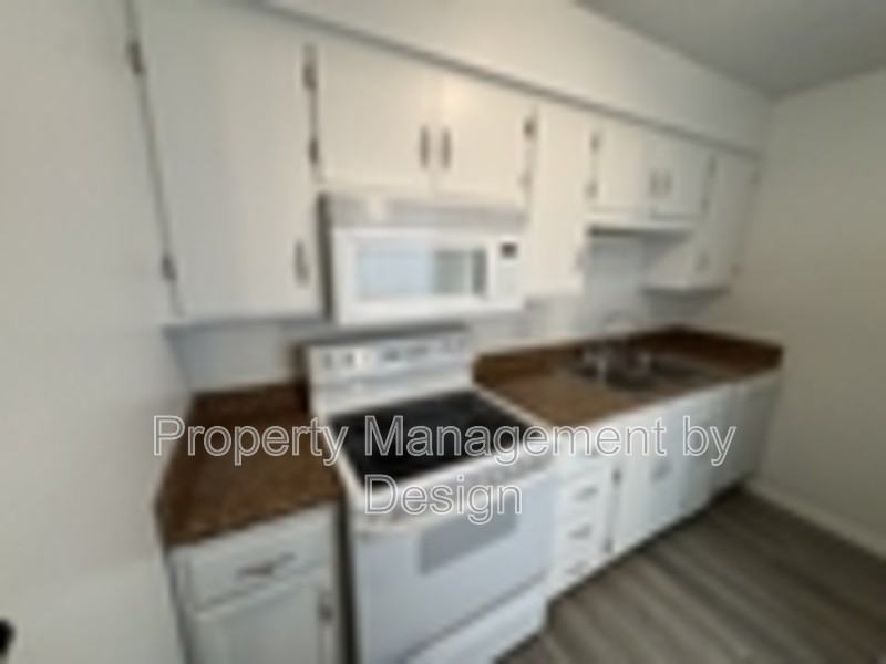 1039 5th St #7 - Photo 3 of 31