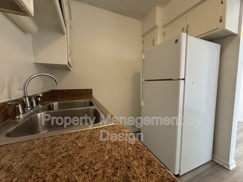 1039 5th St #7 - Photo 4 of 31