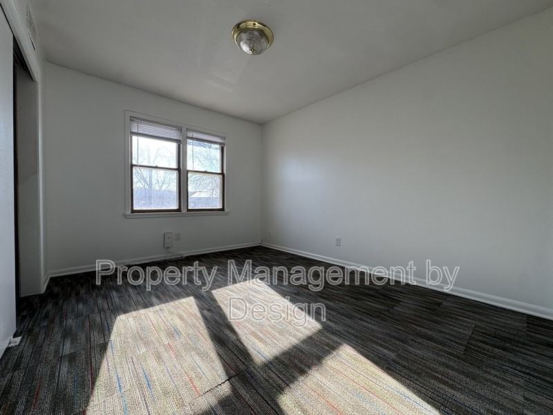 1039 5th St #7 - Photo 5 of 31