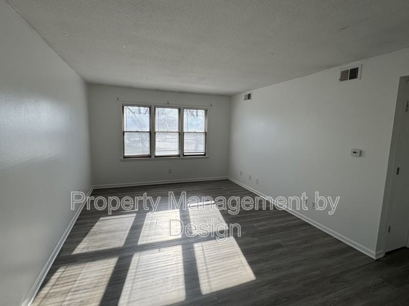 1039 5th St #2 - Photo 2 of 31