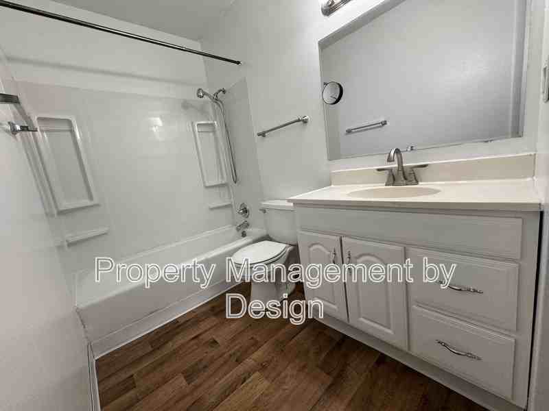 1039 5th St #2 - Photo 7 of 31