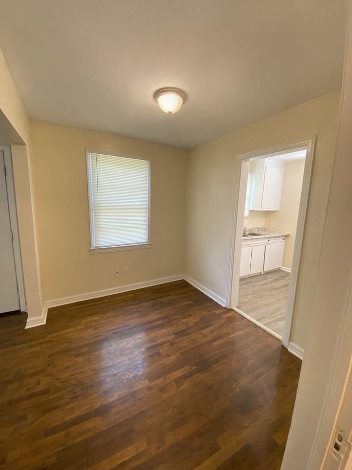 Columbus Houses LLC - Photo 4 of 36