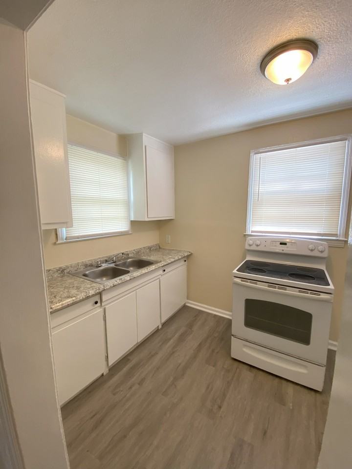 Columbus Houses LLC - Photo 6 of 36