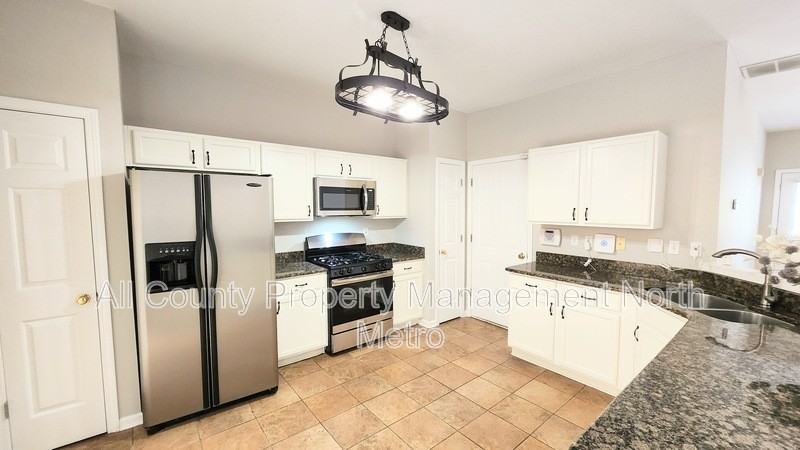 11225 Wittenridge Dr - Photo 4 of 18