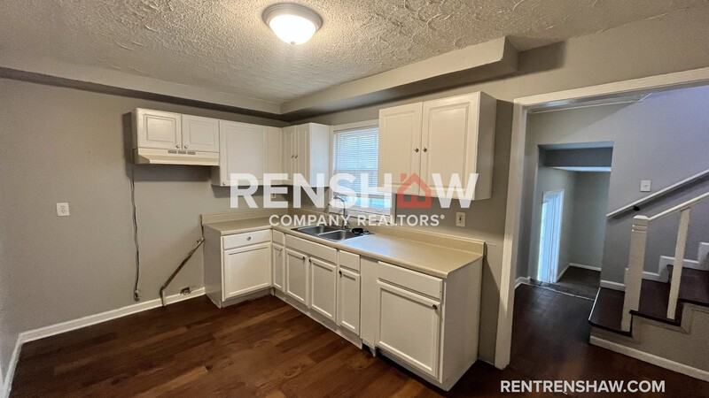 3761 University St - Photo 5 of 26