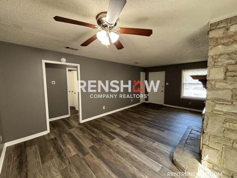 7009 Amberly Way Dr - Photo 3 of 15