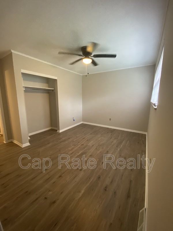 1226 Parkview Dr - Photo 5 of 19