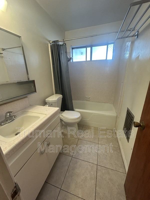 4401 Clayton Ave #3 - Photo 5 of 9