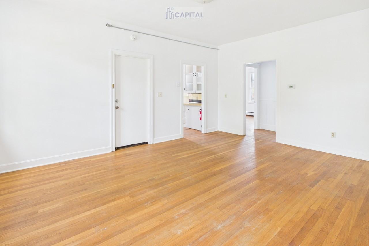77 Governor Street - Photo 4 of 9