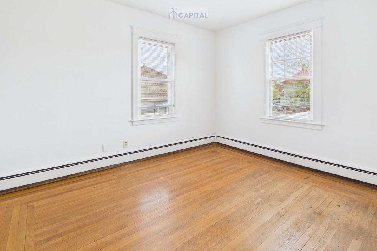 77 Governor Street - Photo 7 of 9
