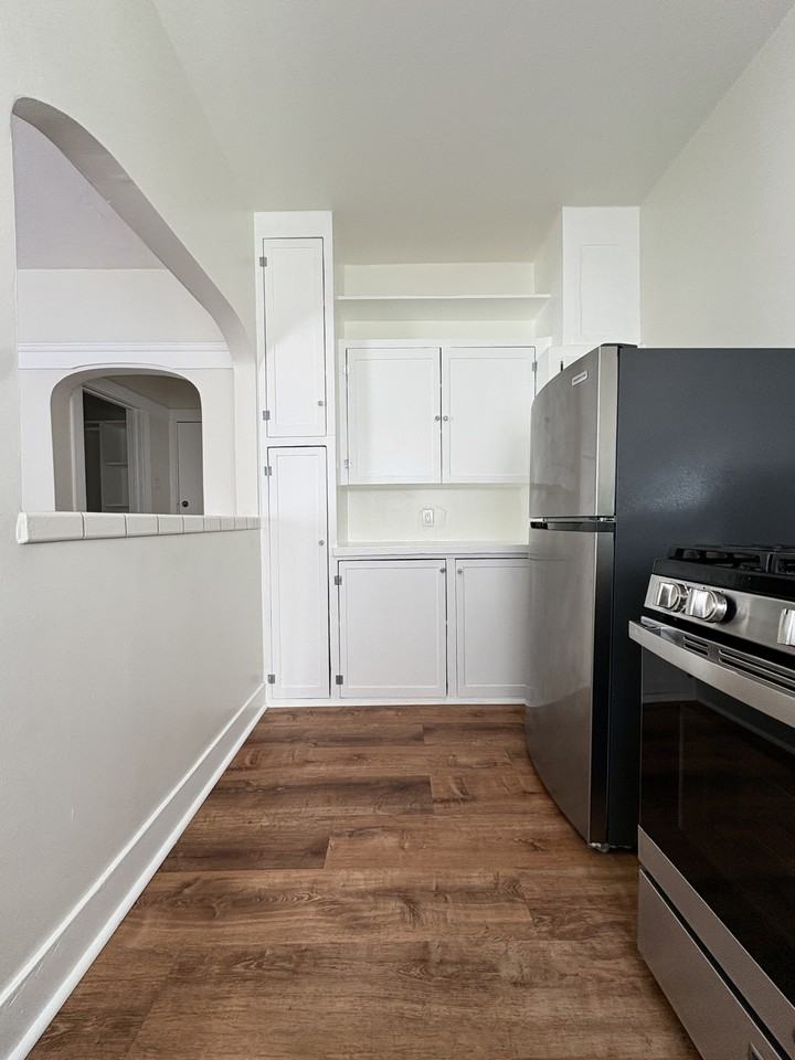 413 E. 7th St. - Photo 6 of 11