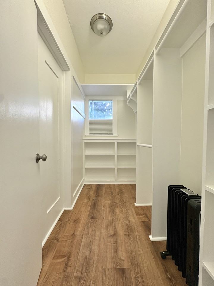 413 E. 7th St. - Photo 7 of 11