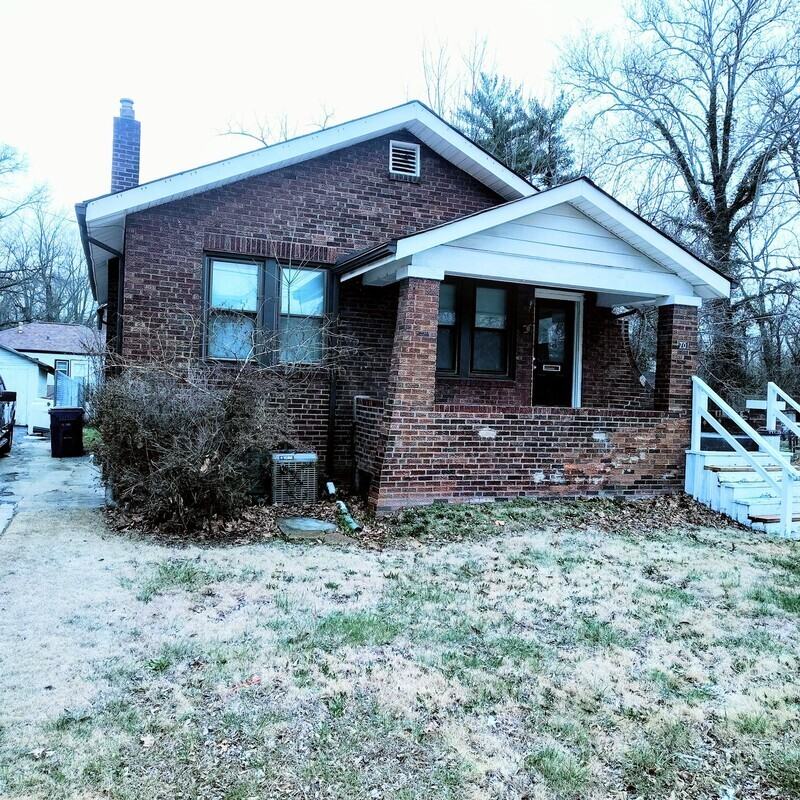 701 Pemberton Pl - Photo 2 of 19