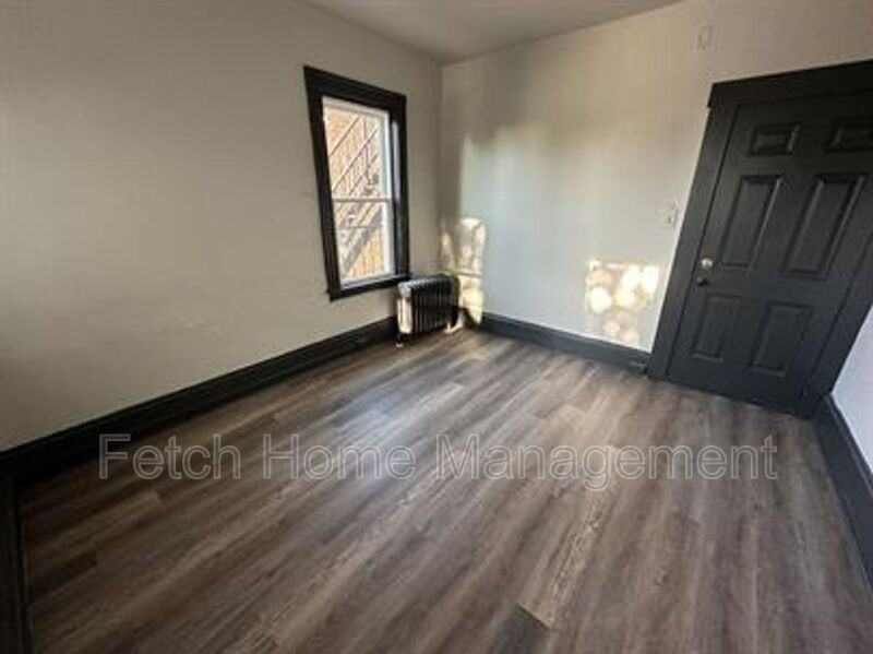 25 S Ann St #C - Photo 7 of 10