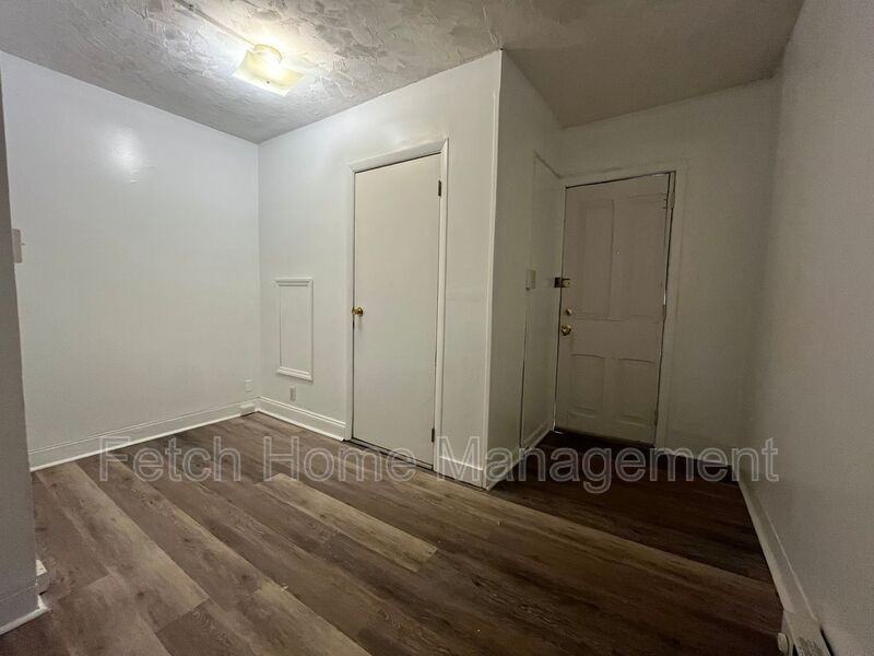 641 S Queen St #4 - Photo 3 of 5