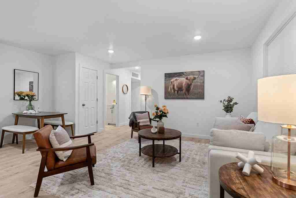 218 Reda Lane - Photo 5 of 50