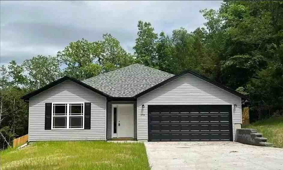 298 Walkington Ln - Photo 3 of 5