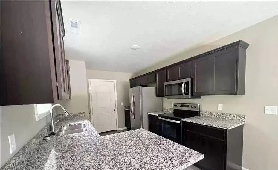 298 Walkington Ln - Photo 5 of 5