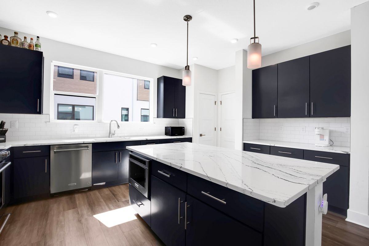 2506 W Cleveland St - Photo 3 of 34