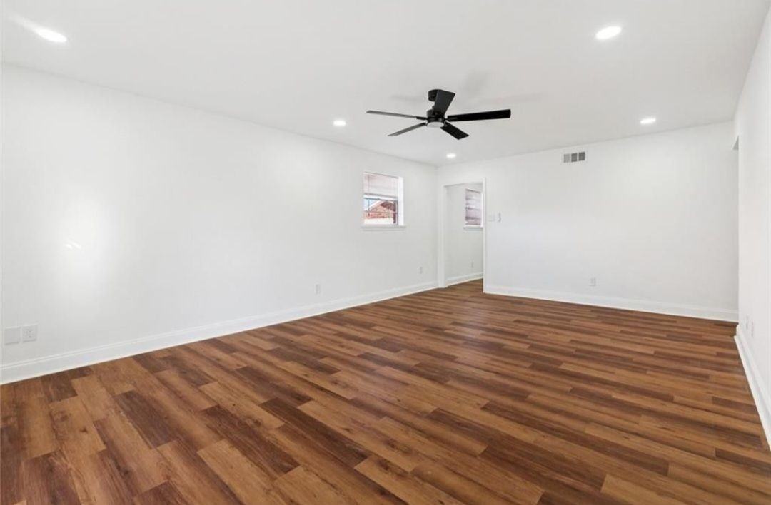 2427 Octavia Dr - Photo 2 of 13