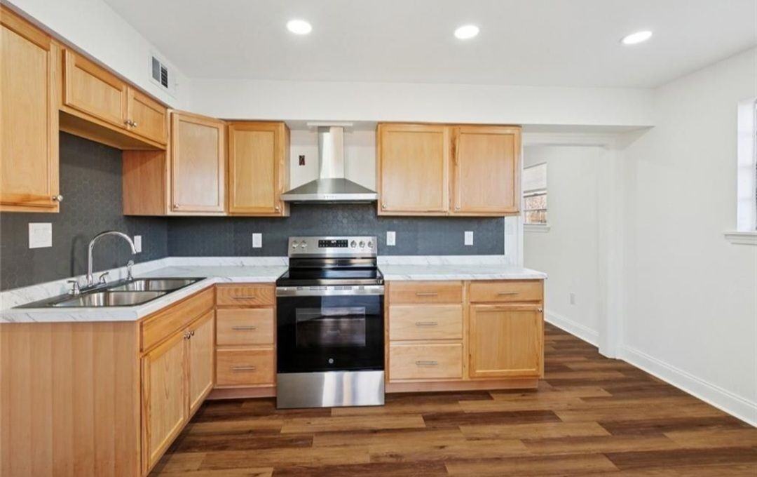 2427 Octavia Dr - Photo 3 of 13