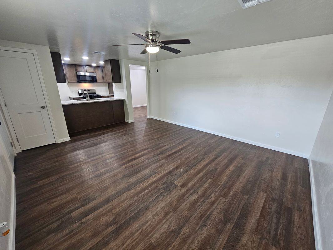 8606 S Brookline Ave - Photo 6 of 24