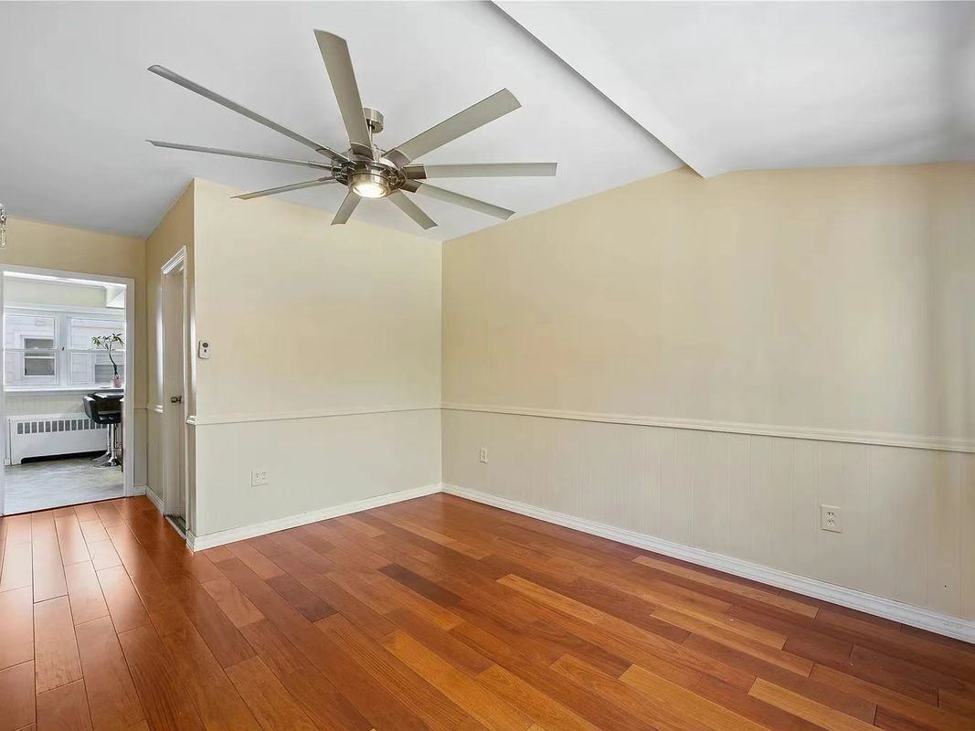 986 N 1st St - Photo 2 of 5